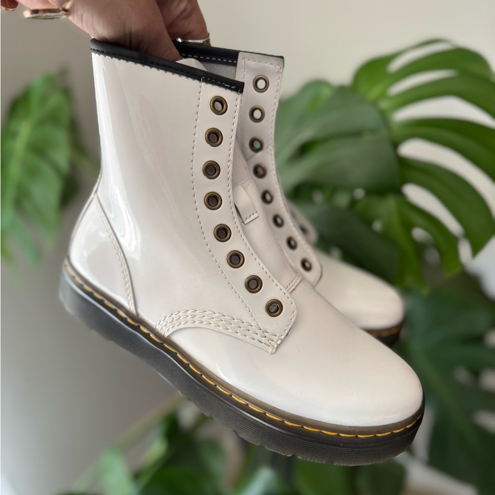 Dr.‎ Martens Zavala Patent Leather White Combat Boots Women’s Size 6